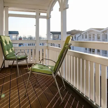 Holiday home Roland In Comfortable Holiday Sellin (Rugen)